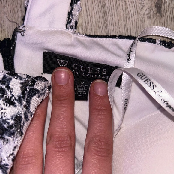 NWOT Size 2 GUESS DRESS - Picture 4 of 4
